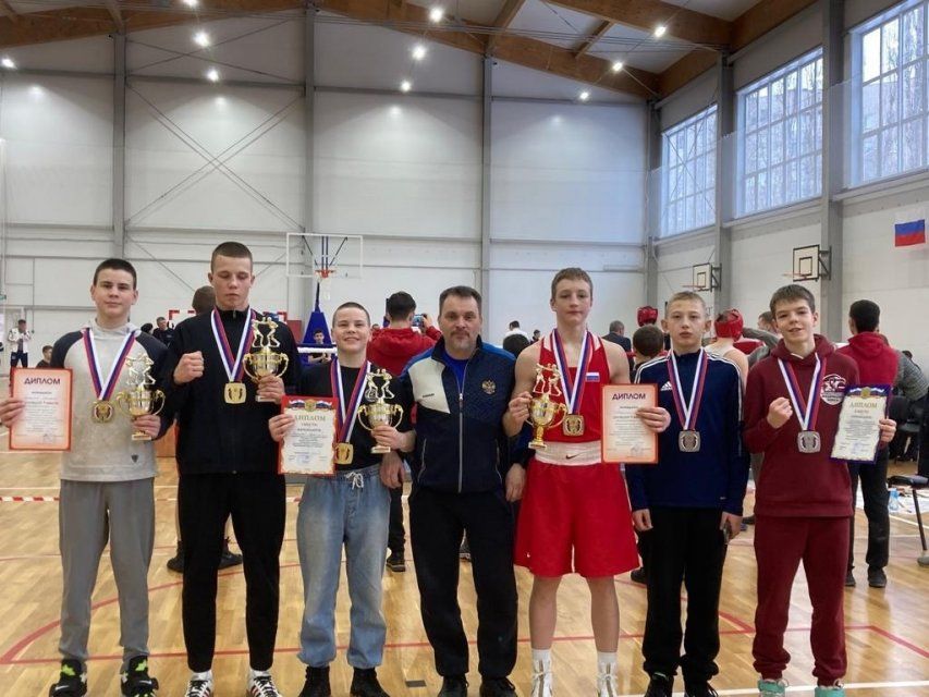 Золотые и серебряные медали завоевали орловские боксёры в Воронеже
