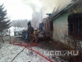 Два жилых дома сгорели в Орле сегодня утром Два жилых дома сгорели в Орле сегодня утром