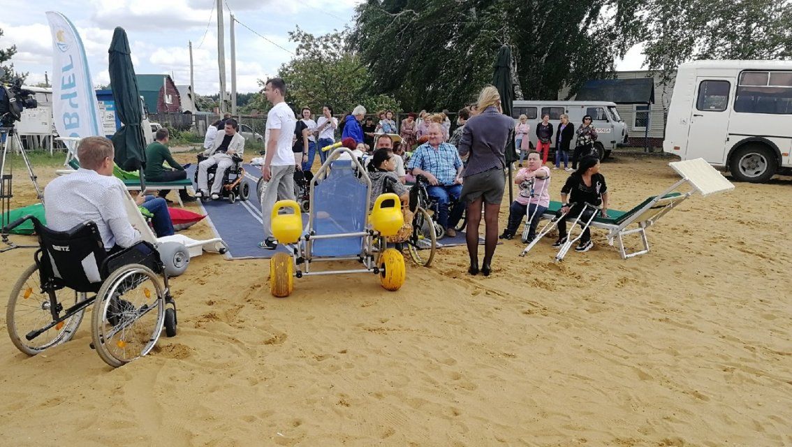 Фоторепортаж: в Орле открылся уникальный инклюзивный пляж
