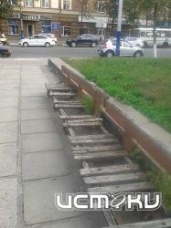 "Больных" скамеек в городе становится больше "Больных" скамеек в городе становится больше
