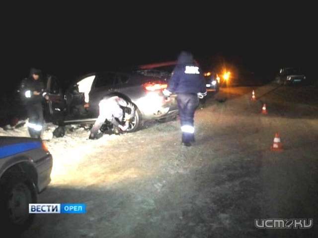 В Орловской области произошло лобовое столкновение автобуса и "БМВ" В Орловской области произошло лобовое столкновение автобуса и "БМВ"