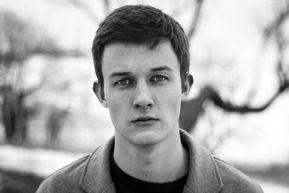 Поэт без усов Поэт без усов