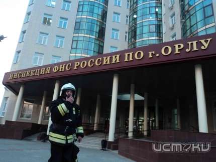 Накануне в налоговой инспекции потушили условный пожар Накануне в налоговой инспекции потушили условный пожар