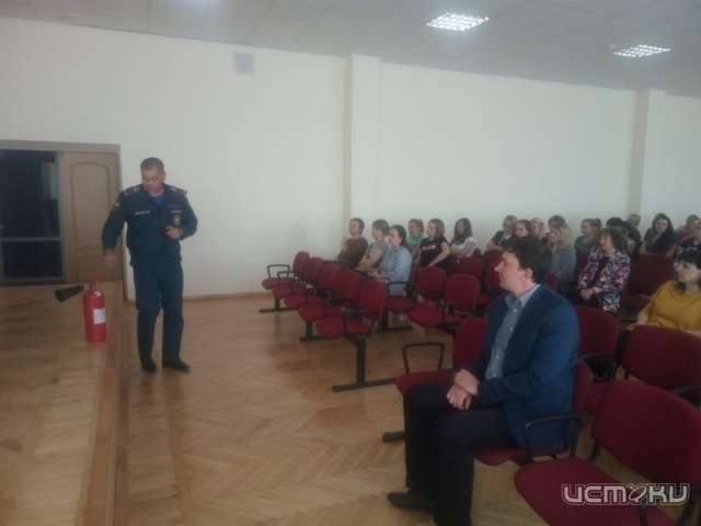 Орловских полицейских научили предотвращать пожары Орловских полицейских научили предотвращать пожары