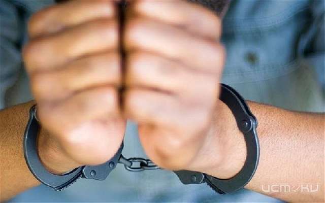 16-летнего орловчанина поймали с поличным возле тайника с наркотиками 16-летнего орловчанина поймали с поличным возле тайника с наркотиками