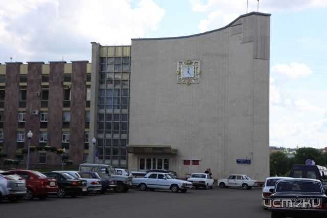 Новым директором МУП "Спецавтобаза по санитарной очистке города Орла" стал Валерий Власов Новым директором МУП "Спецавтобаза по санитарной очистке города Орла" стал Валерий Власов