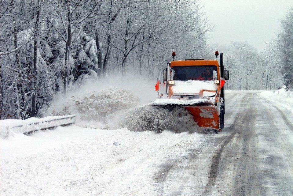 Содержать дороги Орловской области зимой будут более 400 единиц спецтехники