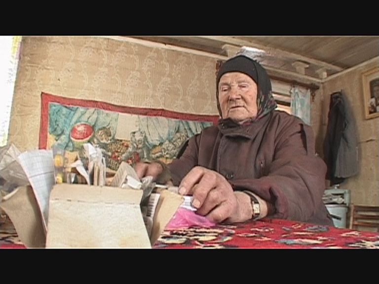 Холодно бабушке в домике зимой.... Холодно бабушке в домике зимой....