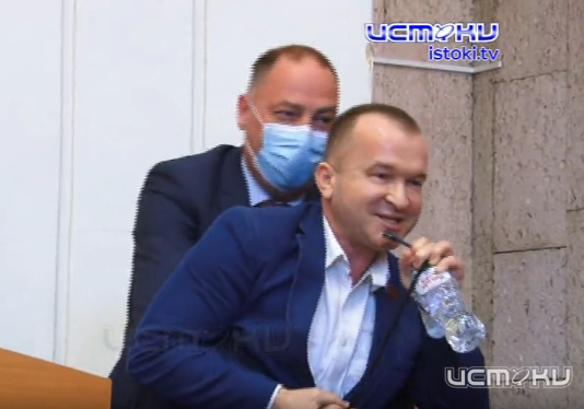 В Орле суд обязал депутата горсовета Строева принести публичные извинения Игорю Рыбавкову В Орле суд обязал депутата горсовета Строева принести публичные извинения Игорю Рыбавкову