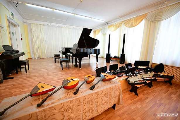 Покровская Детская школа искусств получила новые музыкальные инструменты