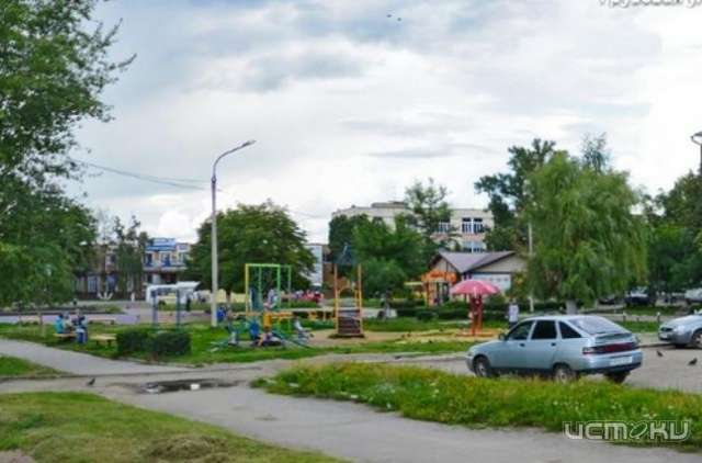 В Орле решают судьбу игровой площадки возле спортивного центра «Атлант» В Орле решают судьбу игровой площадки возле спортивного центра «Атлант»