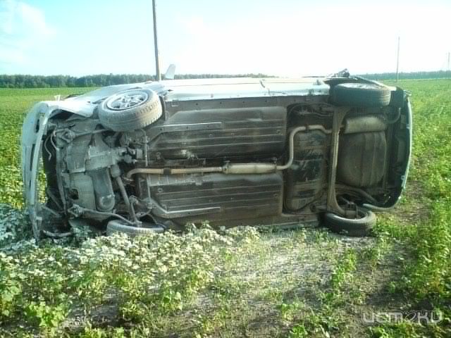 Пьяный водитель перевернулся на автомобиле в Хотынецком районе Пьяный водитель перевернулся на автомобиле в Хотынецком районе