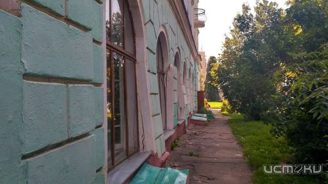 В Орле из-за аварийного дома по на наб. Дубровинского введен режим повышенной готовности В Орле из-за аварийного дома по на наб. Дубровинского введен режим повышенной готовности