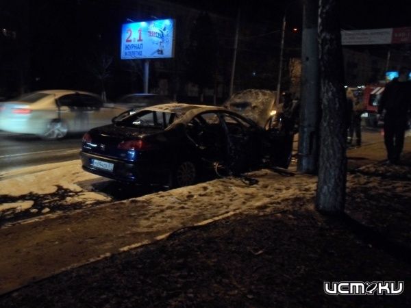 Накануне сгорели два автомобиля Накануне сгорели два автомобиля