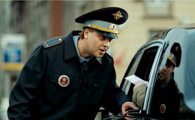 Попытка дать взятку сотрудникам ГИБДД обернулась для орловчанина штрафом в 1,5 миллиона рублей Попытка дать взятку сотрудникам ГИБДД обернулась для орловчанина штрафом в 1,5 миллиона рублей