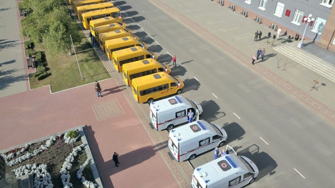 В Орловскую область поступила очередная партия новых автобусов и машин скорой помощи