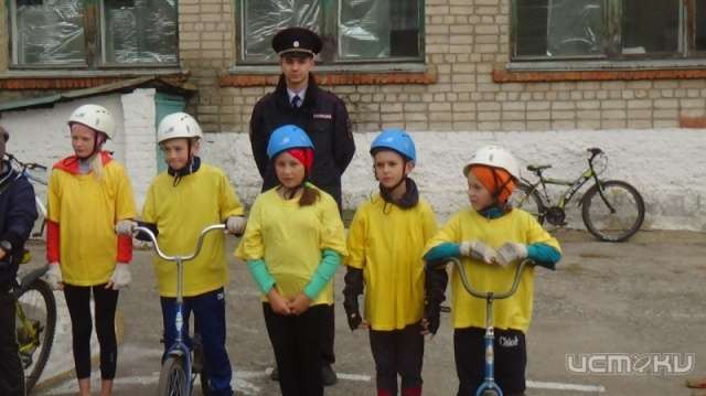 Во Мценске прошел конкурс «Безопасное колесо-2017» среди школьников Во Мценске прошел конкурс «Безопасное колесо-2017» среди школьников