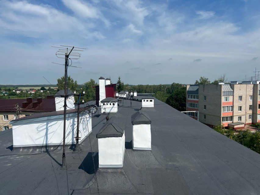 В Орловской области завершены работы по досрочному капитальному ремонту крыш в 21 многоквартирном доме