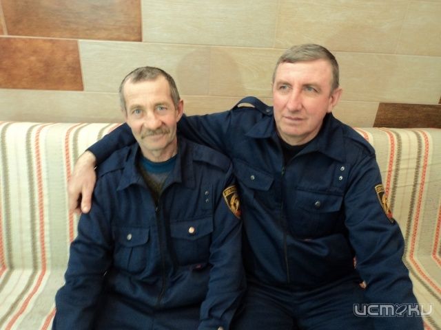 Гремячевцы спасают от огня Гремячевцы спасают от огня