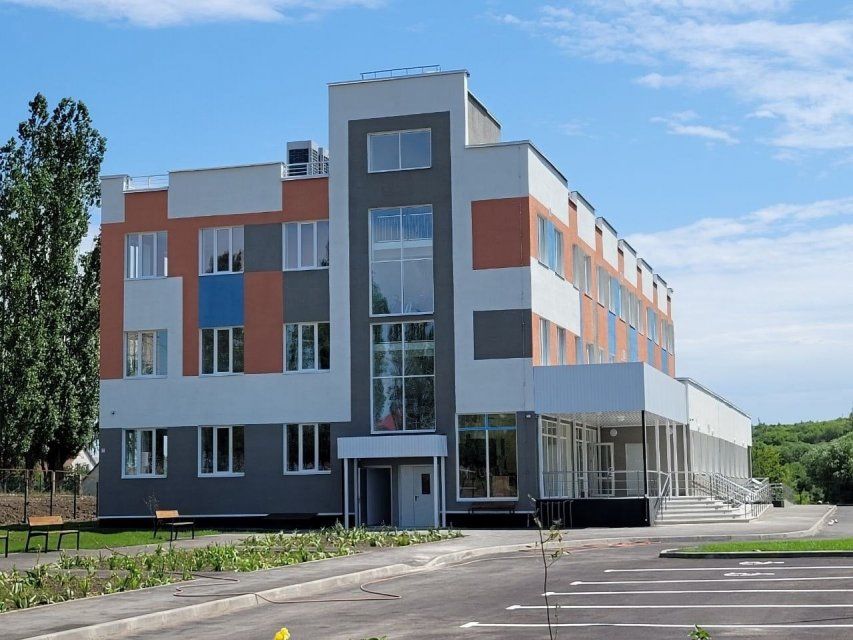 В Ливнах на финишную прямую вышло строительство детской поликлиники