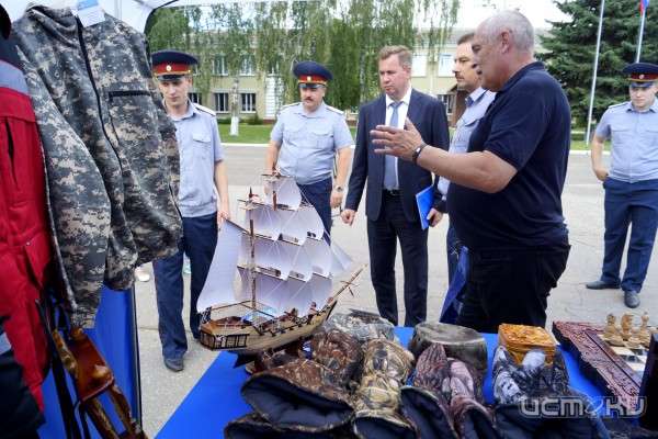 В Орле прошла ярмарка изделий заключенных В Орле прошла ярмарка изделий заключенных
