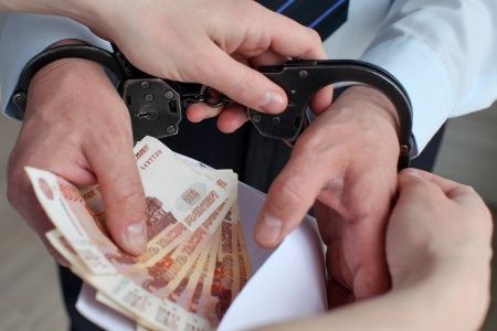 В Орловской области пенсионера будут судить за попытку дать взятку полицейскому