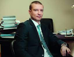 Силовики задержали руководителя департамента здравоохранения Орловской области Ивана Залогина. На него завели два уголовных дела