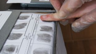 В Орле подозреваемого в грабеже установили по отпечатку пальца   