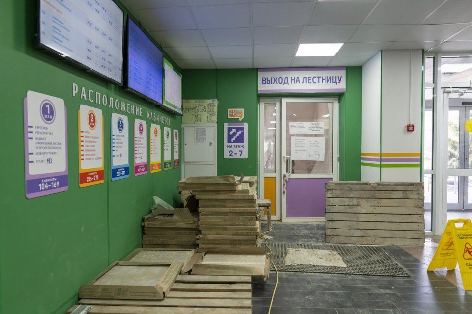 В поликлинике №2 в Орле заменят старые лифты на новые