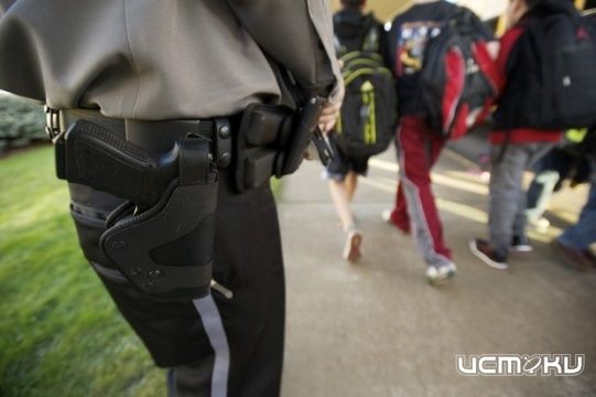 Безопасность в День знаний будут обеспечивать более 1000 полицейских Безопасность в День знаний будут обеспечивать более 1000 полицейских