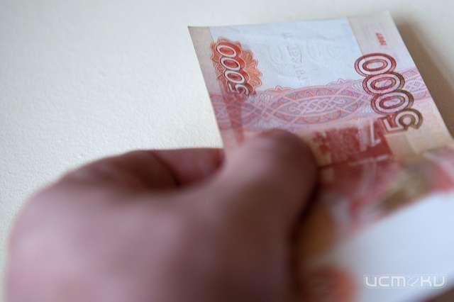 Во мценском магазине грабитель вырвал деньги из рук продавщицы Во мценском магазине грабитель вырвал деньги из рук продавщицы