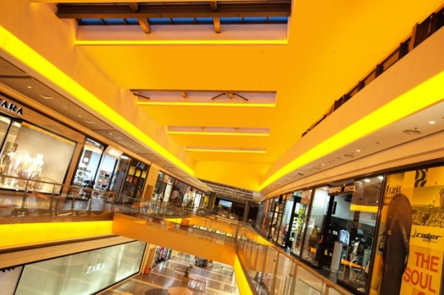 Торгово-развлекательный комплекс Galleria Burgas: волшебное сочетание оттенков и сияния Торгово-развлекательный комплекс Galleria Burgas: волшебное сочетание оттенков и сияния