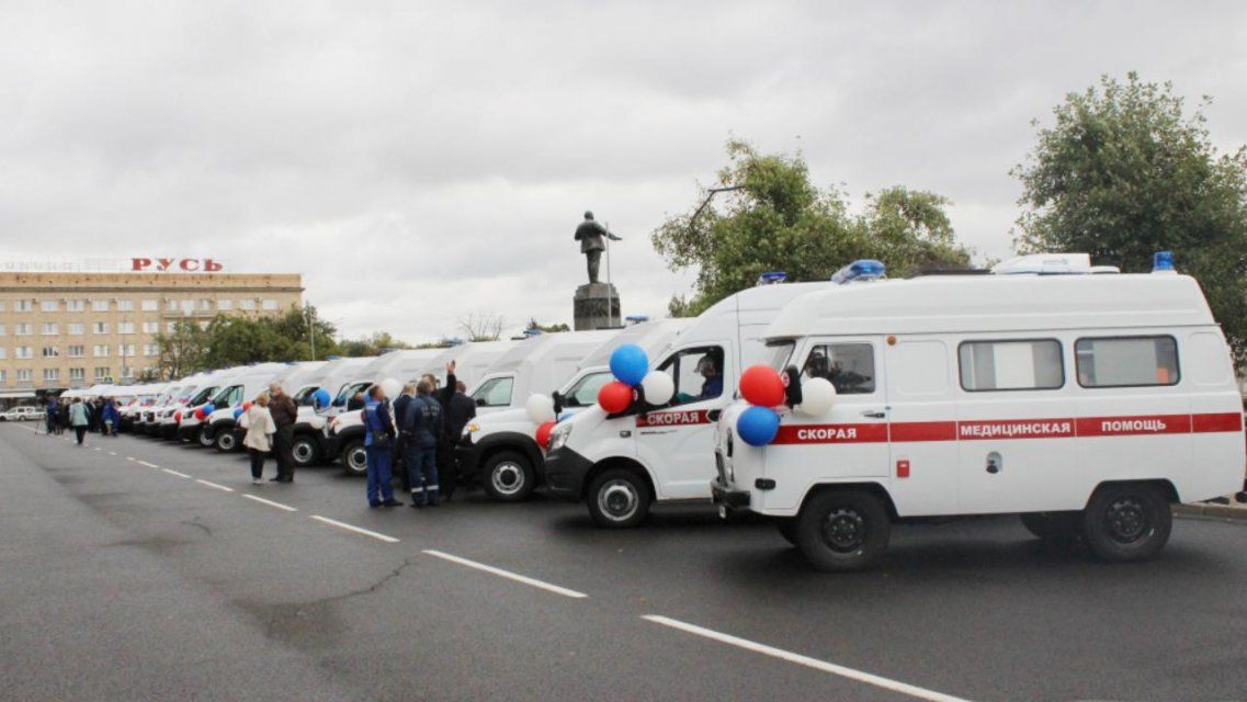 Фотофакт: главную площадь Орла заполонили новые кареты скорой помощи