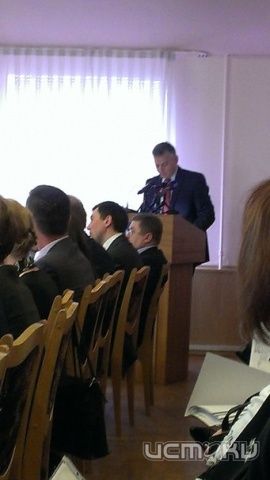 Депутаты опрашивают мэра Депутаты опрашивают мэра