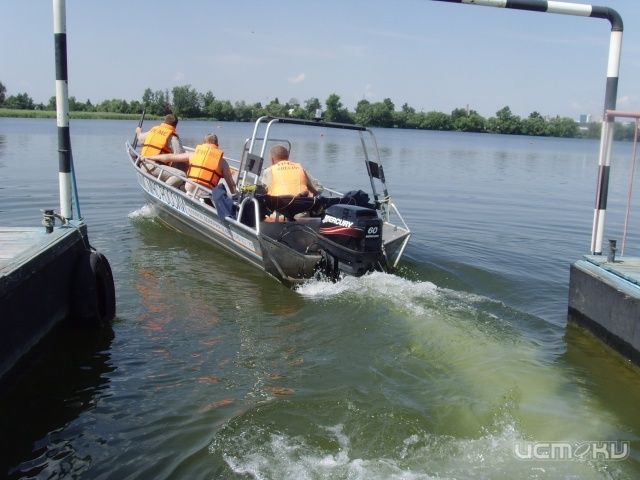 На озере "Светлая жизнь" спасена женщина На озере "Светлая жизнь" спасена женщина