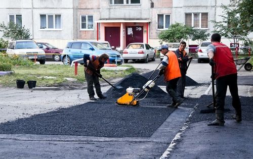 Вадим Потомский поручил Правительству области привести в порядок дворовые территории в крупных городах Орловщины Вадим Потомский поручил Правительству области привести в порядок дворовые территории в крупных городах Орловщины