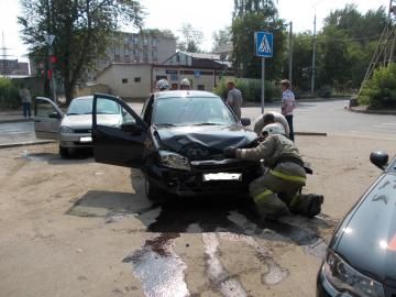 В Орловском районе «ПАЗ» и «Lada Granta» не поделили дорогу В Орловском районе «ПАЗ» и «Lada Granta» не поделили дорогу