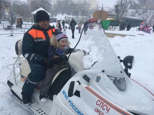 Завтра в детском парке Орла проведут «Пожарные гонки» и накормят кашей Завтра в детском парке Орла проведут «Пожарные гонки» и накормят кашей