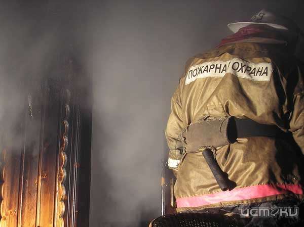 В Орловском районе огонь уничтожил две квартиры В Орловском районе огонь уничтожил две квартиры