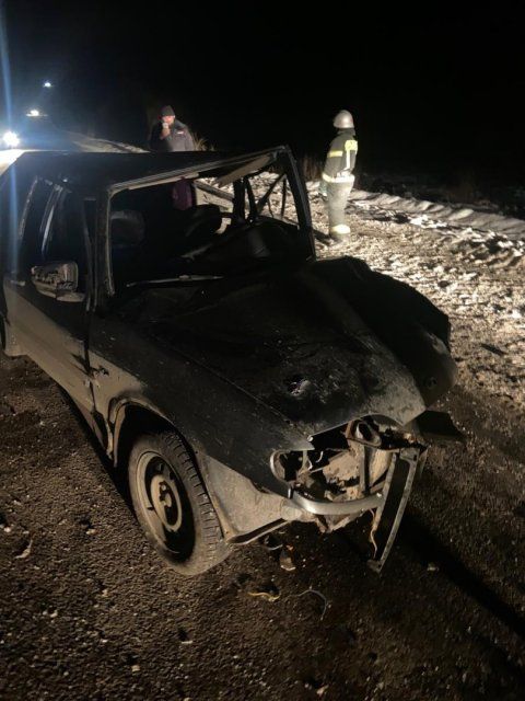 В выходные на орловской трассе не смогли разъехаться Renault Logan и «Лада Приора»