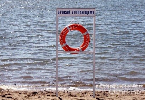 В поселке в пруду нашли тело мужчины, а в Орле чуть не утонул рыбак В поселке в пруду нашли тело мужчины, а в Орле чуть не утонул рыбак