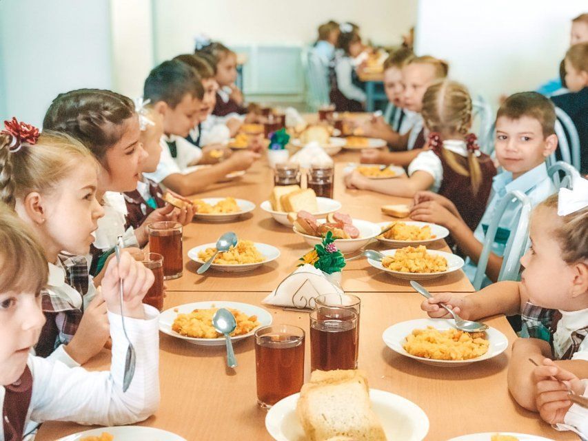 Клычков распределил финансирование на питание в орловских школах