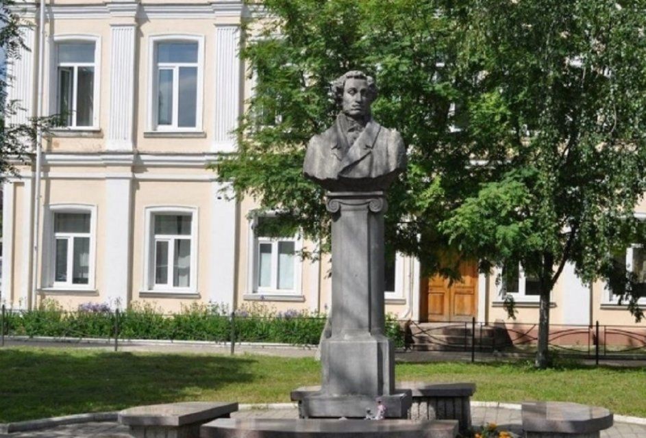 В 224-ю годовщину со Дня рождения Пушкина у ОГУ пройдёт «Свободный поэтический микрофон»