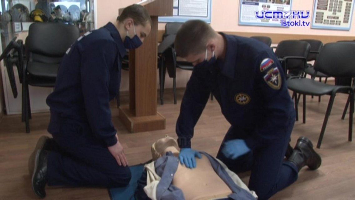 Они учатся спасать жизни: как волонтеры помогают орловским сотрудникам МЧС