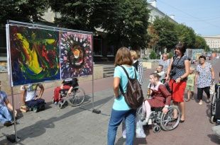 В Орле прошла выставка детской абстрактной живописи 