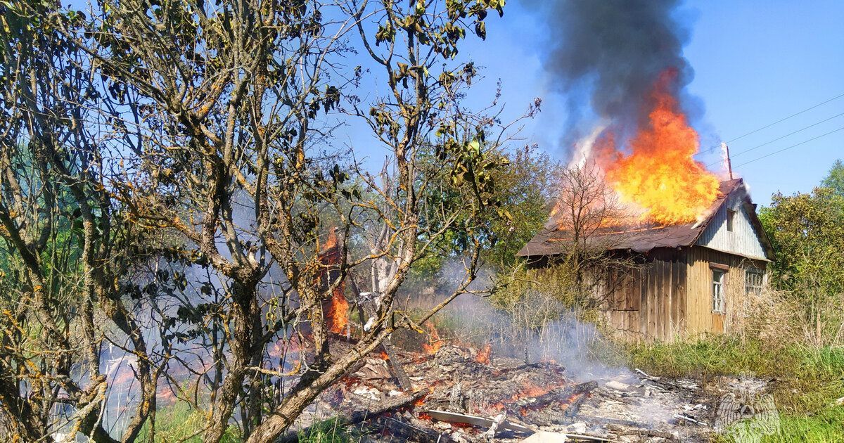 В Орловском МО произошёл крупный пожар на даче