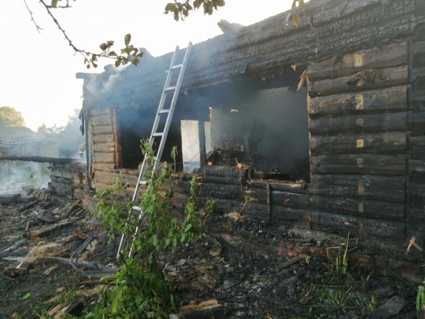 Из-за короткого замыкания на Орловщине сгорел жилой дом