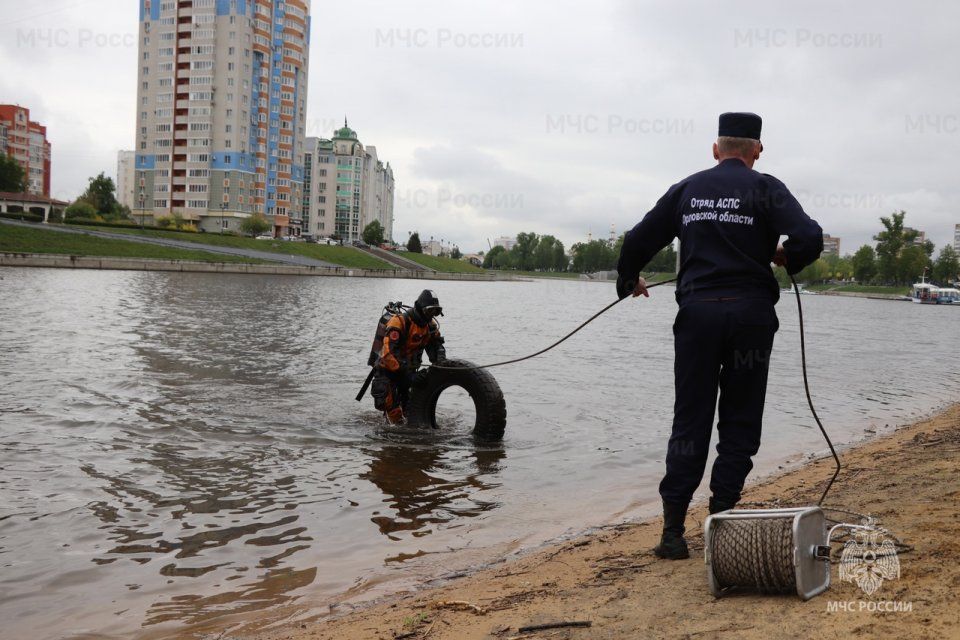 В Орле перед началом купального сезона обследуют дно водоёмов