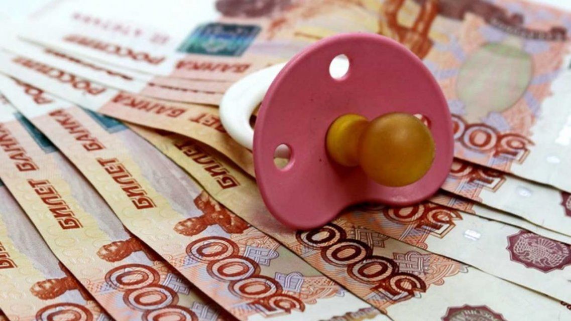 Орловчанке пообещали решить проблемы с алиментами за 12 тысяч рублей