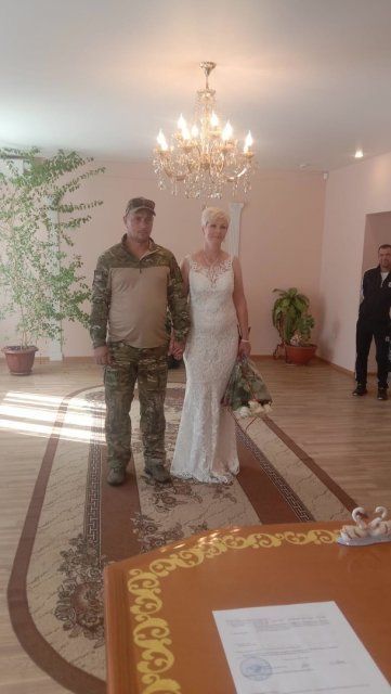 В Хомутово во время отпуска боец СВО женился